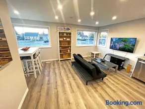 Hamilton Haven - Smart Tech and BBQ Oasis - Pool - Image 4