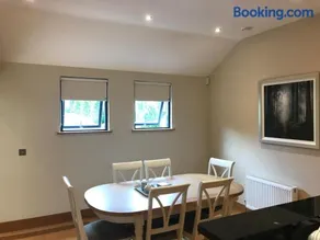 Holiday Home On Farnham Estate - Image 2