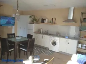 Charming House in Parada with Large Garden - Image 3