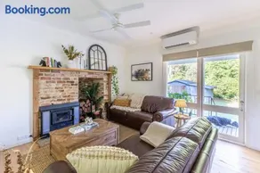 Myrtle Creek Cottage - Image 3