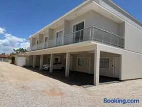 Sobrado com garagem e churrasqueira - Image 1
