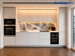 Livo White City Luxury 2BR Near Westfield - Image 3