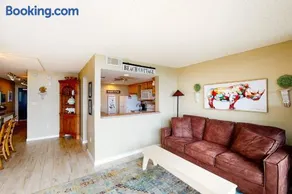 Sea Colony Ocean 1st floor condo with pools private beach & free WiFi - Image 1