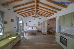Erifi Luxury Suites - Image 2