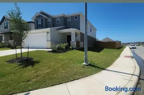 Private Cozy Rooms and Bathroom in Home near Seaworld Riverwalk and AFB - Image 3