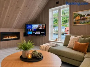 Stunning 3-Bedroom Apartment at Feda Waterfront - Image 1