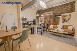 Simple Spacious Apartment - Image 1