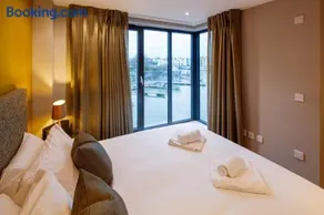 The Boat House Apartment by Cliftonvalley Apartments - Image 4