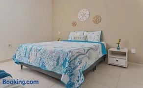 400 m te Separam das Areias da Praia de Boraceia, casa com piscina aquecida para ate 12 pessoas - Image 4