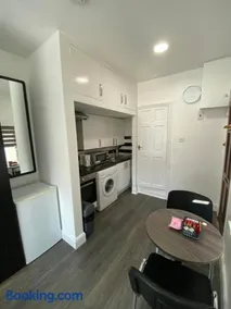 Whitehorse's Gated Studio Apartment - Image 2