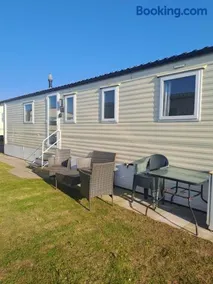 Trecco Bay Cwtch Caravan - Image 1