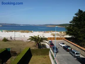 CASA CHALET ATALAYA a pie de playa en Laxe - Image 2