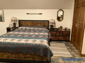 MOJO'S LOFT - Image 5