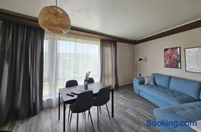 Apartment 22 - Image 5