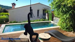 logement de charme avec jacuzzi et piscine - Image 3