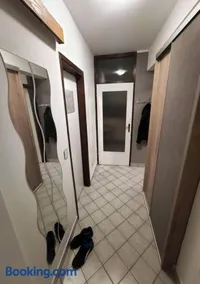 Apartment in quiet area with free parking - Image 5