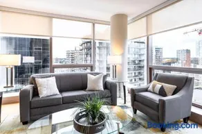 Spacious Apartment Downtown - Image 1