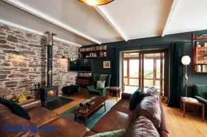 Brofallen - spacious holiday cottage with sea views and enclosed garden - Image 2