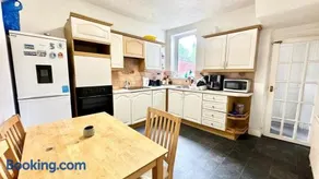Cosy home in Plaistow - Image 5