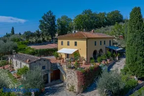 La Casa Gialla - Image 1