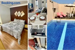 Apto para CASAL com bela VISTA, cama KING, COZINHA COMPLETA, VARANDA, PISCINA, SAUNA, PORTARIA 24h e GARAGEM - Image 2