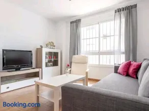 Apartamento con patio y piscina cerca de Sevilla - Image 3