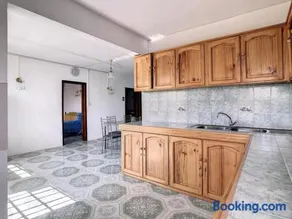 Spacious Apartment in Calodyne with Enclosed Garden - Image 2