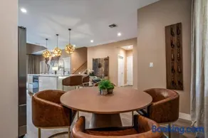 Elegant Luxury Townhouse Near Disney Parks - Image 2