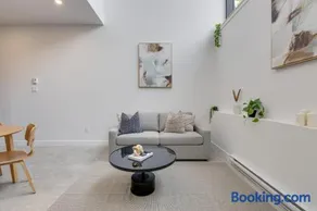 Le Mile End by M11 - 2 BDR Loft with Sofa Bed - Image 3