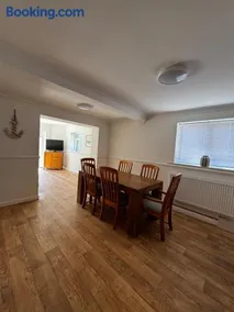 Home in Greatstone - Image 4
