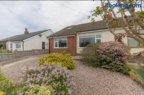 Beautifully styled Home with Garden - Image 2