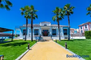 Villa Burguillos - Image 1