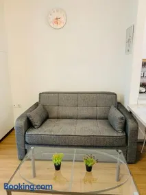 Alex Comfort Room - Image 2