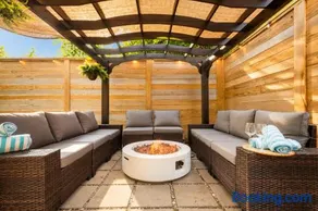 Downtown Luxe Retreat - King Bed, Pool, Pong, Billiards, Grill & FREE Coffee - Image 3