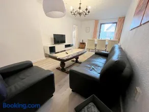 5 Room Apartment in Zülpich - Image 1