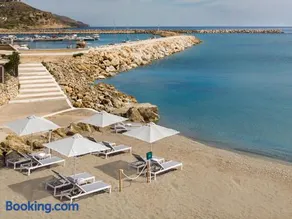 Kolymbari Sea Front Cozy Apartments - Image 1