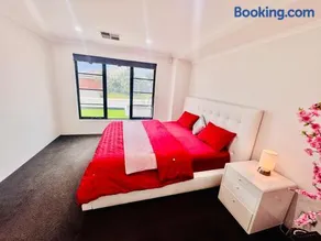 Modern King Suite on Swan Valley Doorstep - Image 2