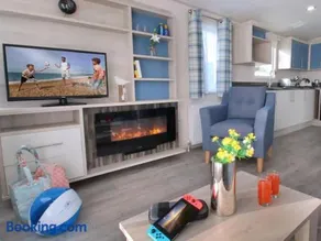 2 Bedroom Seaside 2 Caravan - Image 1