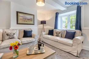 3 Bed in Holcombe oc-m32739 - Image 2