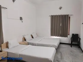 Roshini Serviced Apartments - Image 2
