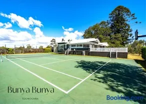 Bunya Bunya Luxury Estate Toowoomba set over 2 acres with Tennis Court - Image 2