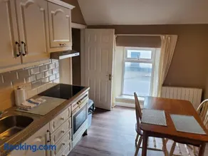 Apt. 2 - Town Centre Apartment - Image 4