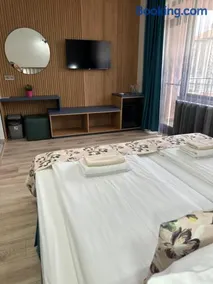 Family Hotel Neliya - Image 5