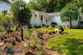 Spacious home with an outdoor pool, screened porch, washer dryer & central AC - Image 3