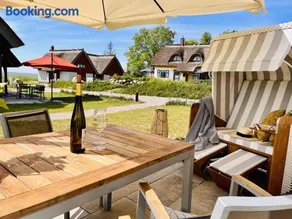 Ferienhaus Auszeit 14 Feriendorf Klein Stresow Rügen by ruyastay - Image 2