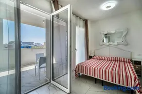 Planet Suite 404 - Image 1