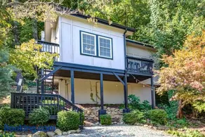 The Zen Den Peaceful Cottage with Mountain Views - Image 1