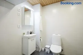 Keskeisen sijainnin uudiskohde, Seamless check-in, Baby crib - Image 3