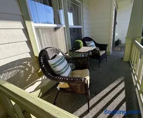 Puyallup Getaway 4BR, Games & Parking for 10 Cars - Image 3