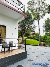 Greenshore 4BHK Pool Villa Vagamon - Image 3